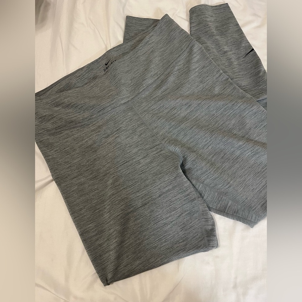 Nike Gray High-Waisted Leggings